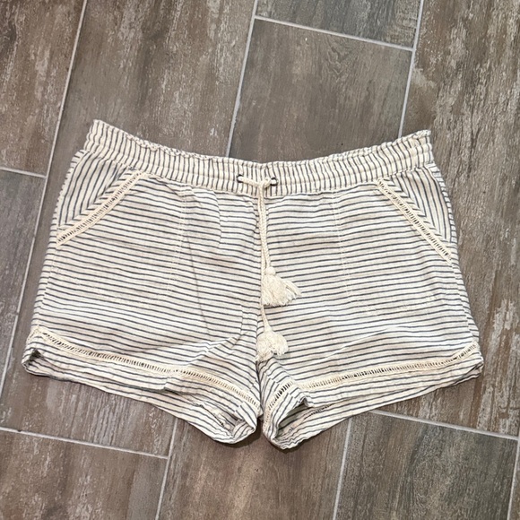 Maurices Blue  and White Striped drawstring Shorts - Picture 1 of 8